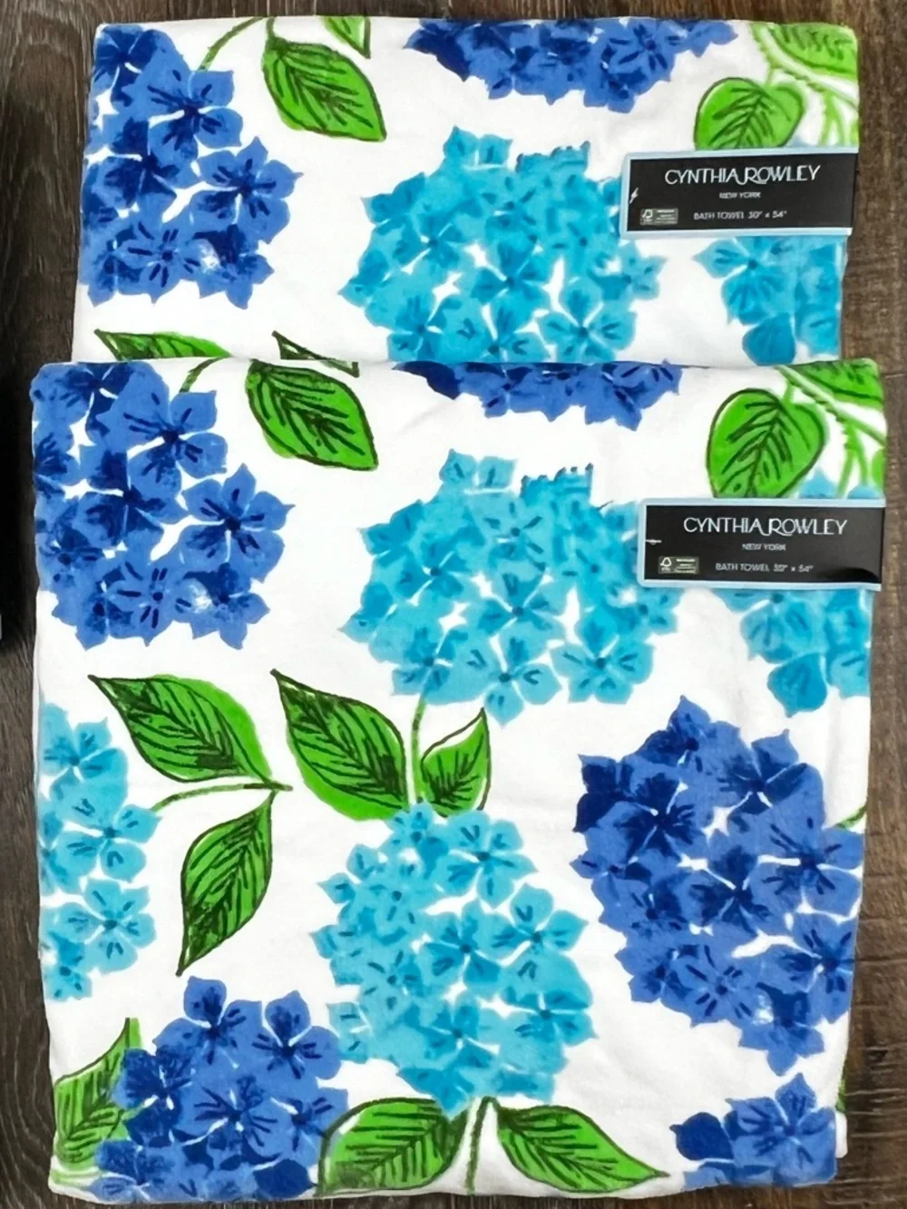 Cynthia Rowley - ‘Hydrangea’ bath towel set. NWT
